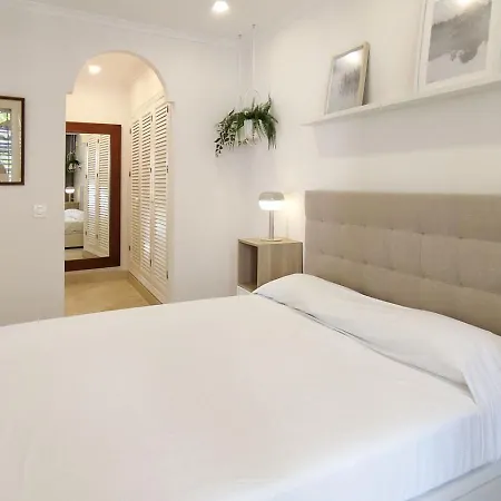 Apartment 2 Bedrooms In With Pool Sharingco