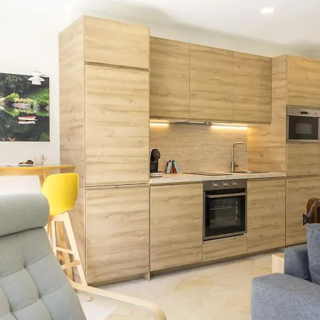 Apartmán 2 Bedrooms In With Pool Sharingco *